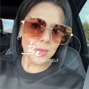 Meet your Posher, Yolanda